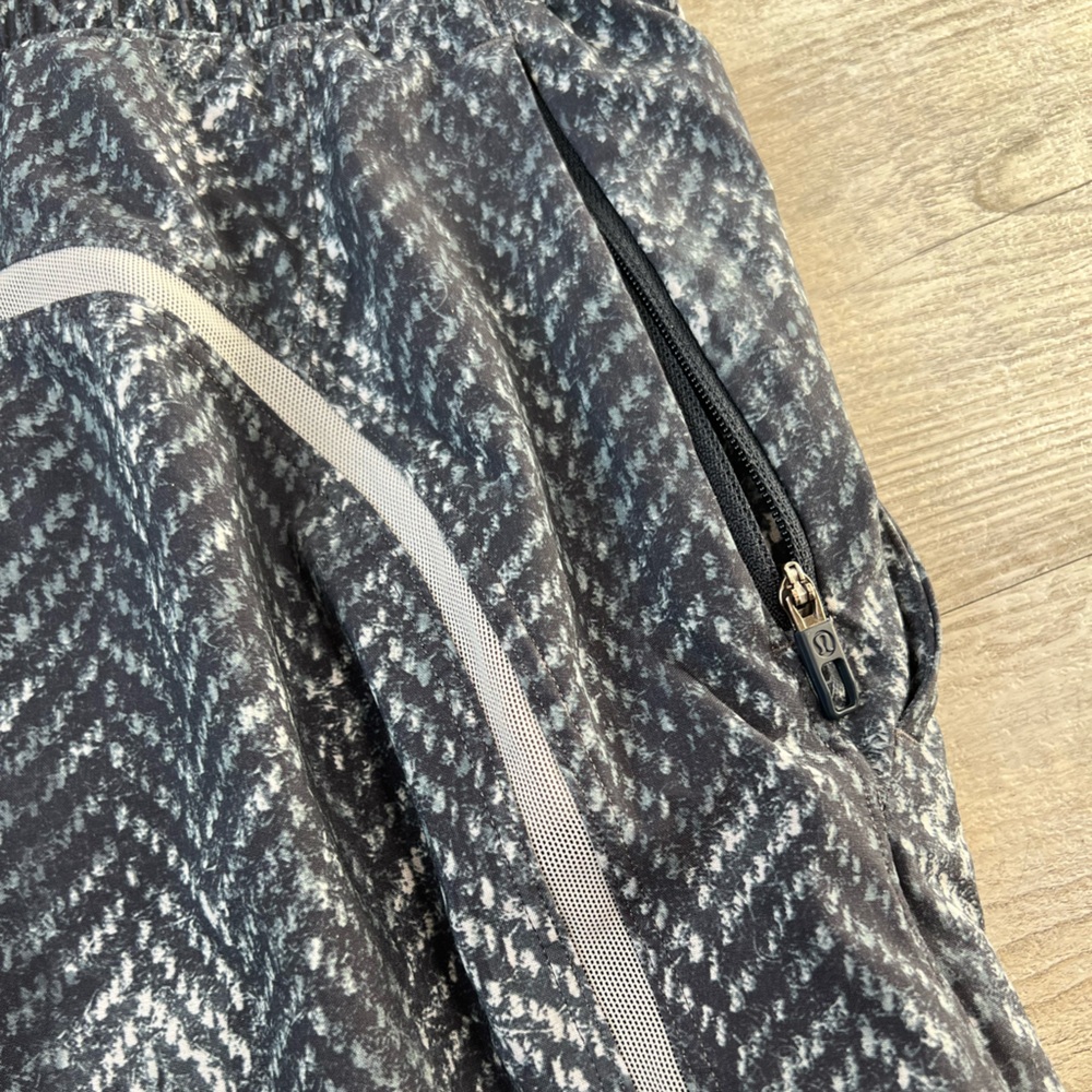 Lululemon Pace Breaker 7” Lined Shorts Bleached Herringbone Gray S - Picture 8 of 12